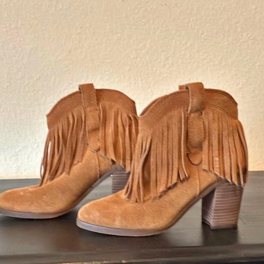 Splendid Tan Suede Fringe Block Heel Booties Size 7 - Picture 2 of 5